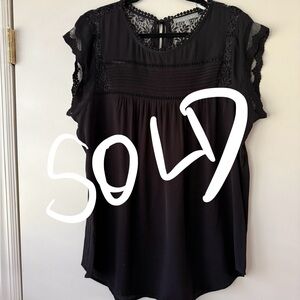 🚫SOLD🚫Daniel Rainn Black Lace-Trim Flutter Sleeve Blouse